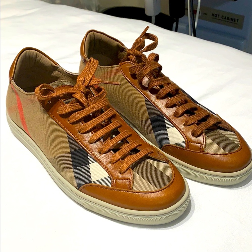 Burberry Shoes Size 37, US size 7